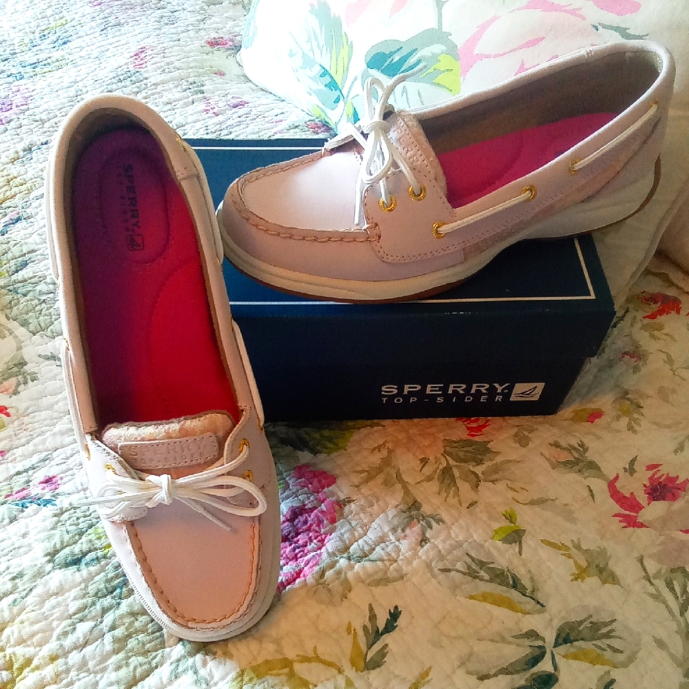 NWOT Sperry Top-Sider Leather Pale Pink with Pink Sequin Trim